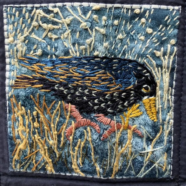 Over the weekend I went to visit the talented Sue Brown @sb.brown21 during her residency at Nature in Art in Gloucestershire. 
Also to see this astonishing quilt that Sue worked on with many participants during lockdown. Same Sea 🌊 Different Boat is a textbook example of a successful community collaboration and features in my book Intelligent Hands, interview ed by Charlotte Abrahams #intelligenthands 
Sue and I are cooking up a project with @quickthornbooks so keep an eye open. 

@nature_in_art_official @sb.brown21 #sameseadifferentboat